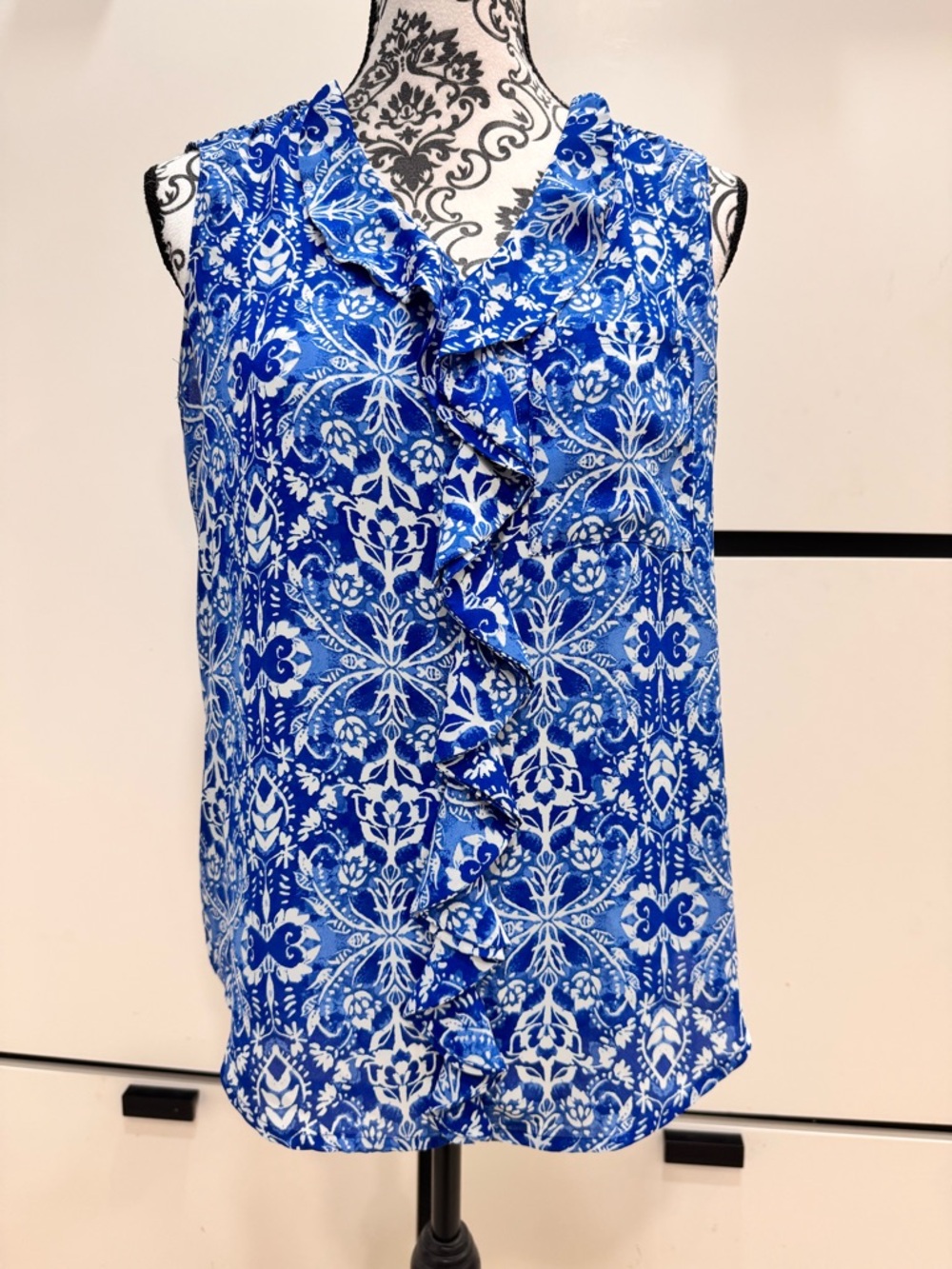 Sleeveless Blue Floral Ruffle Front Women's Top size S